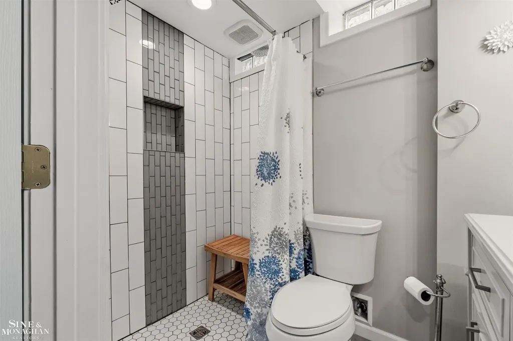 474 Touraine Road Grosse Pointe Farms City MI 48236