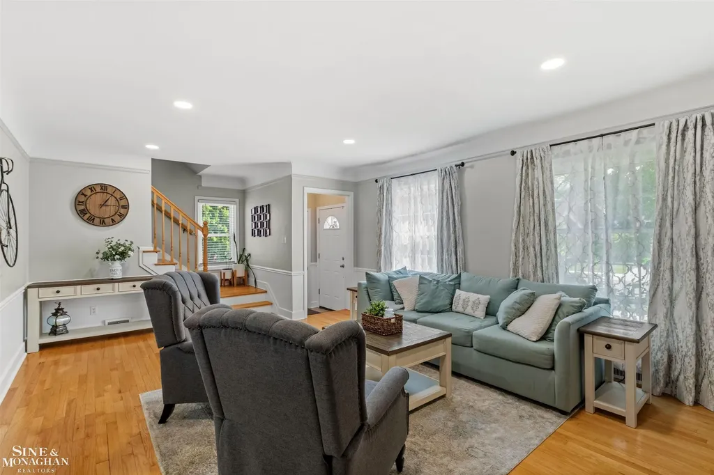 474 Touraine Road Grosse Pointe Farms City MI 48236
