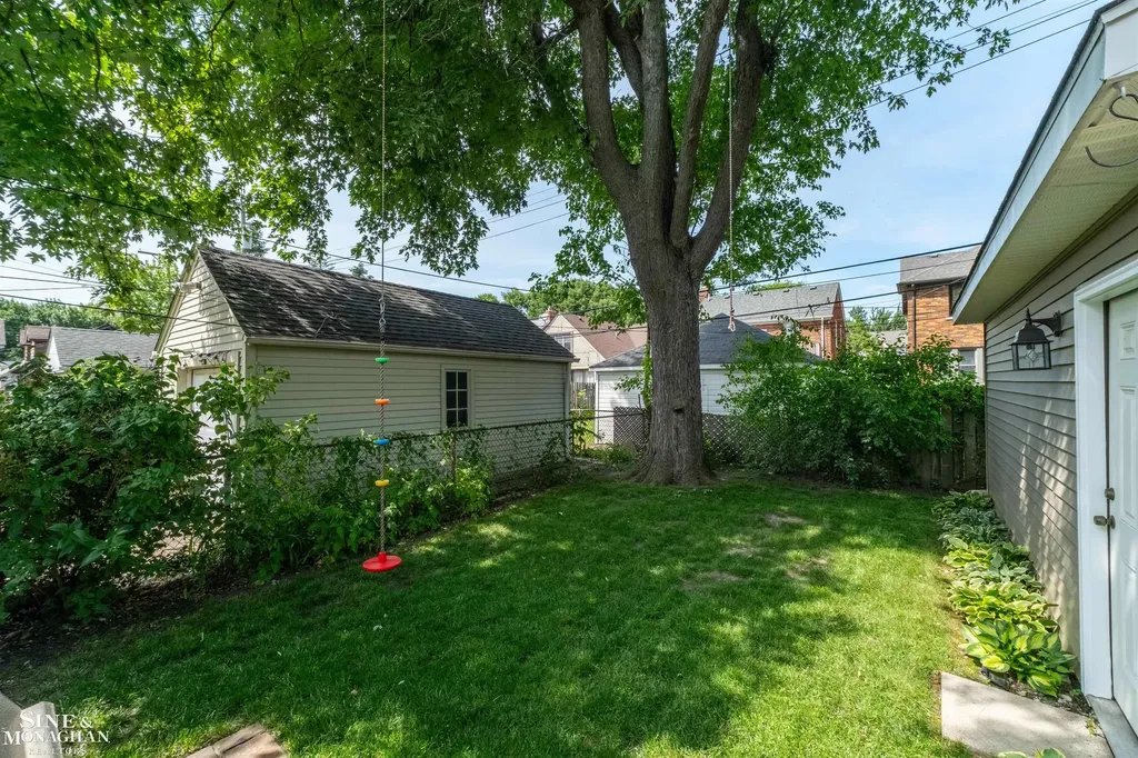 474 Touraine Road Grosse Pointe Farms City MI 48236