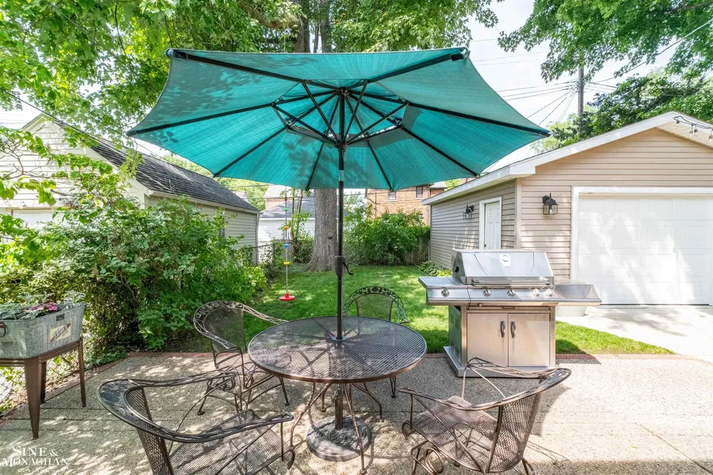 474 Touraine Road Grosse Pointe Farms City MI 48236