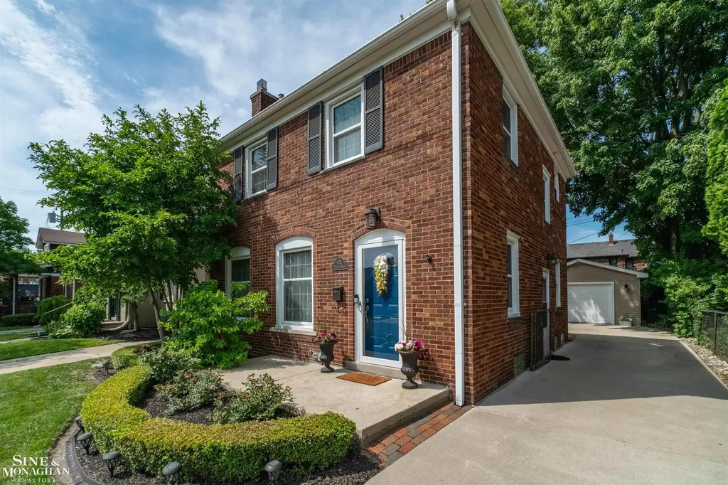474 Touraine Road Grosse Pointe Farms City MI 48236