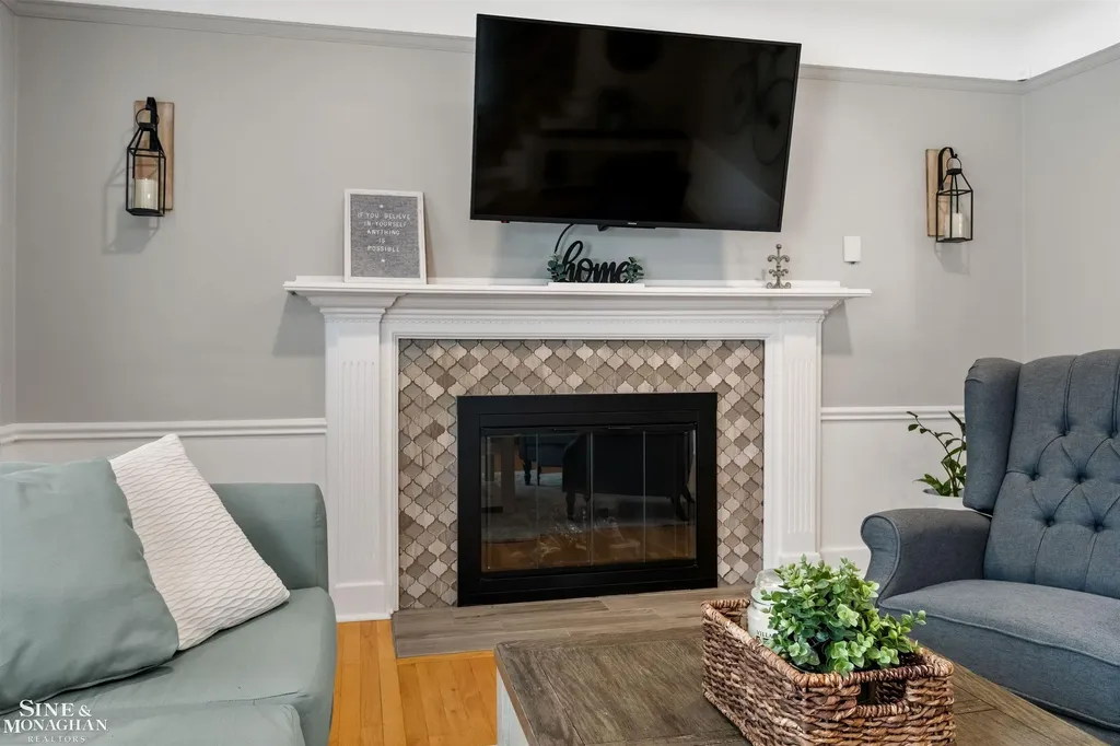 474 Touraine Road Grosse Pointe Farms City MI 48236