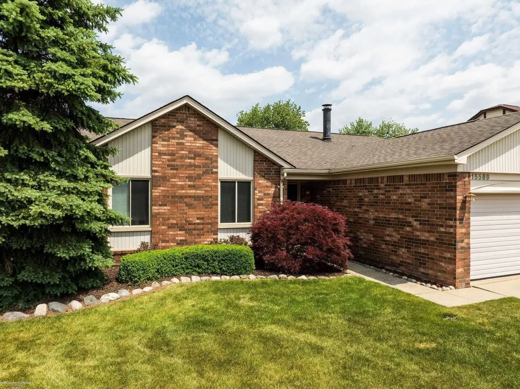 15589 Winter Park Drive Macomb Township MI 48044