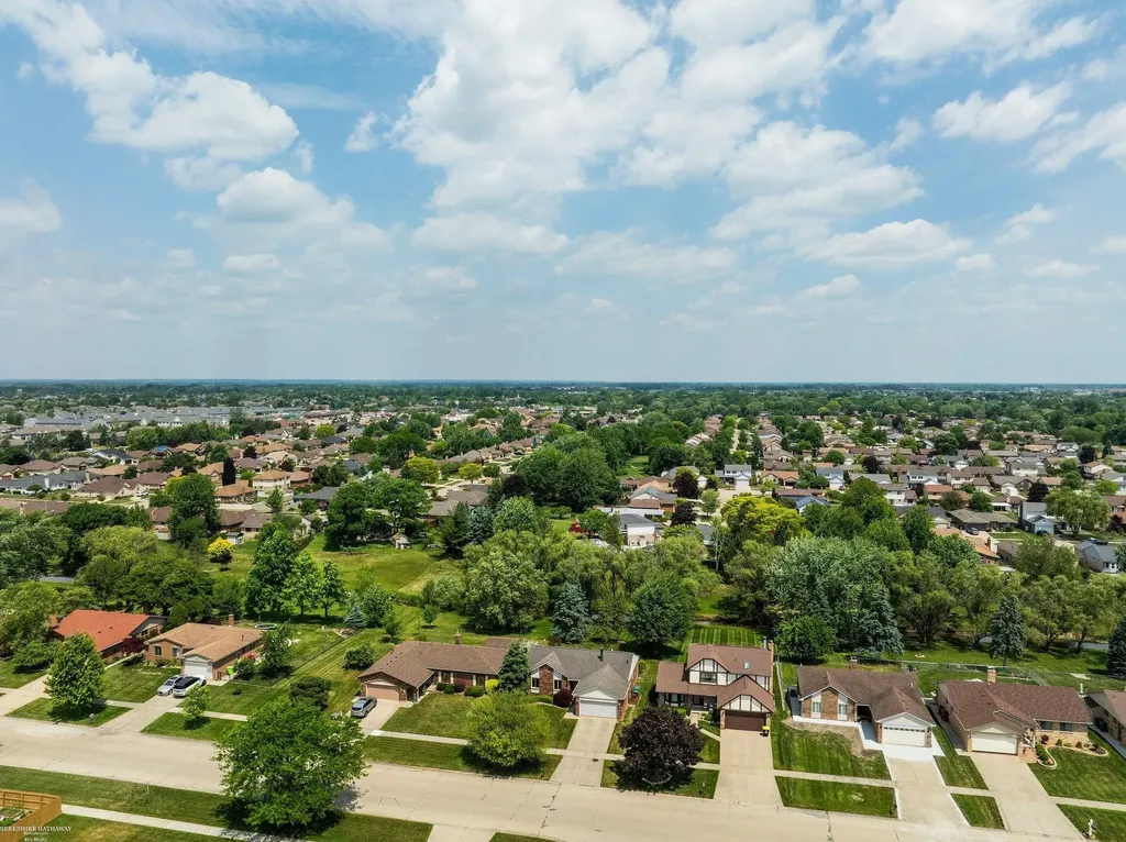 15589 Winter Park Drive Macomb Township MI 48044