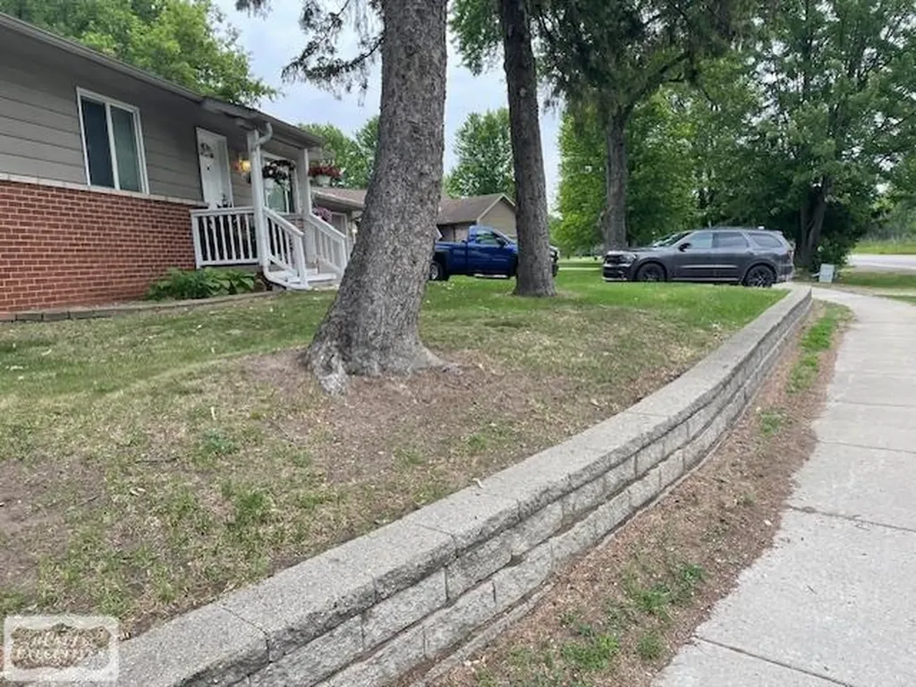 2661 W Utica Road Utica City MI 48317