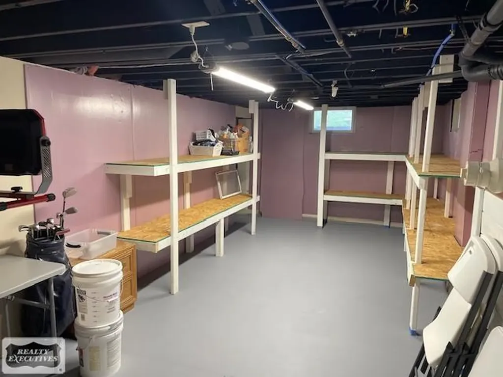 2661 W Utica Road Utica City MI 48317