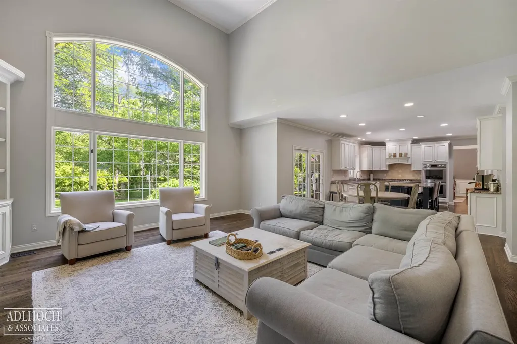 758 Middlesex Road Grosse Pointe Park City MI 48230