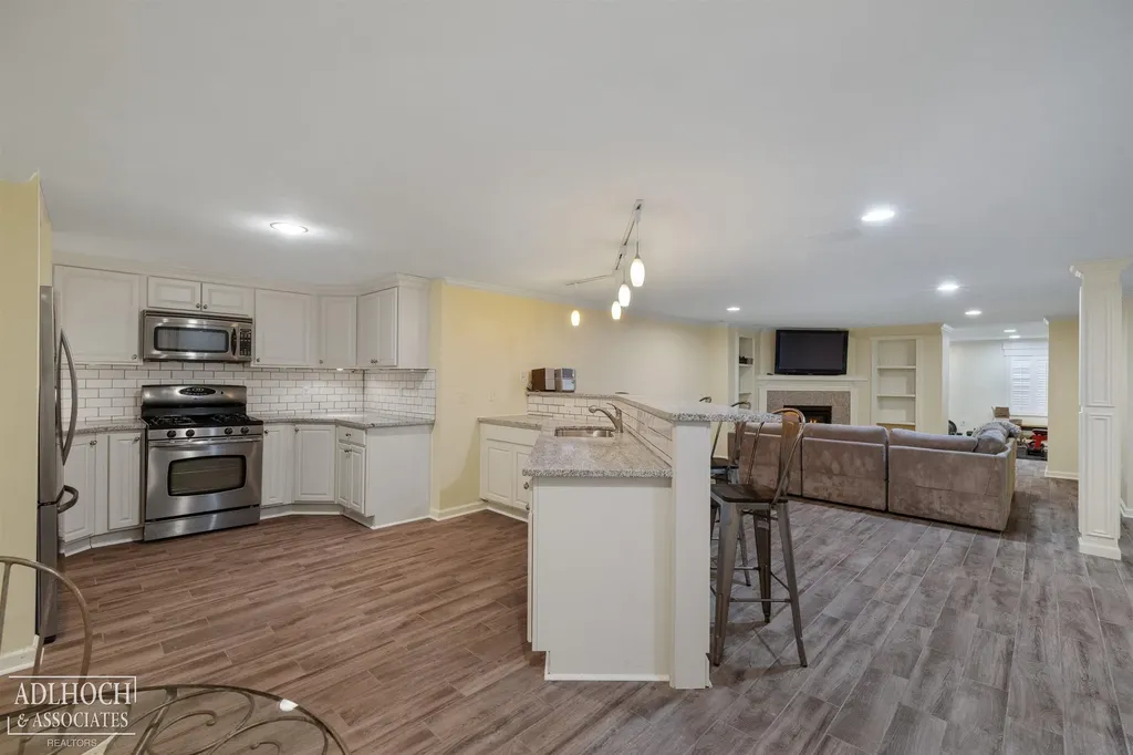 758 Middlesex Road Grosse Pointe Park City MI 48230