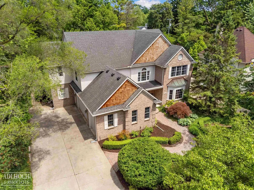 758 Middlesex Road Grosse Pointe Park City MI 48230
