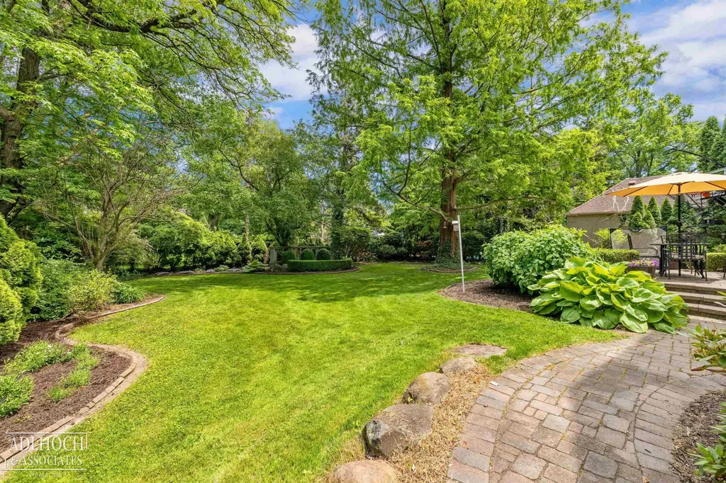 758 Middlesex Road Grosse Pointe Park City MI 48230