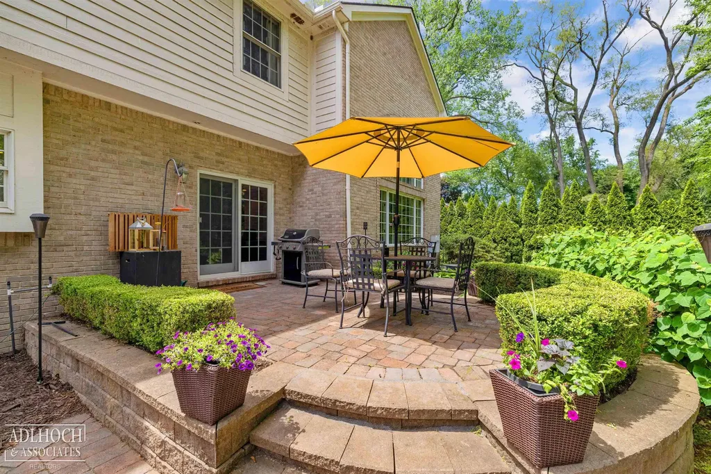 758 Middlesex Road Grosse Pointe Park City MI 48230
