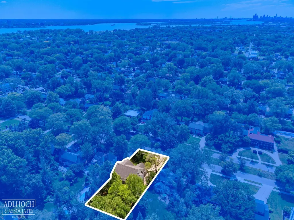 758 Middlesex Road Grosse Pointe Park City MI 48230