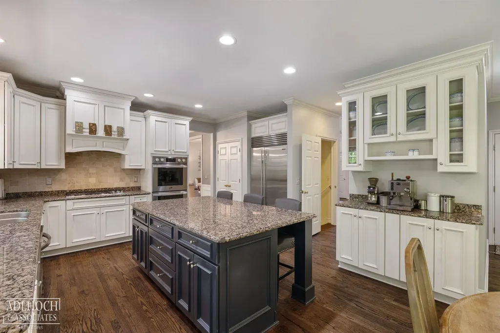 758 Middlesex Road Grosse Pointe Park City MI 48230