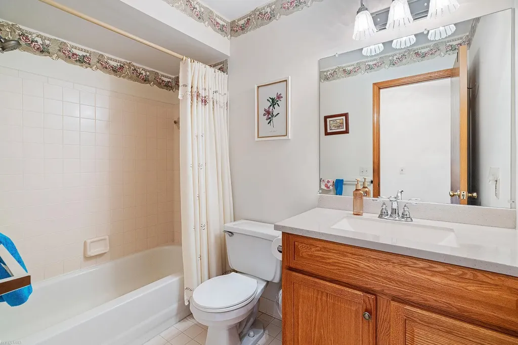 5441 Stanford Court Warren City MI 48091