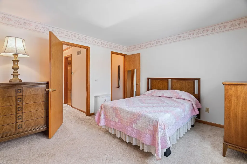 5441 Stanford Court Warren City MI 48091