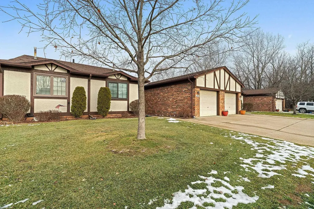 5441 Stanford Court Warren City MI 48091