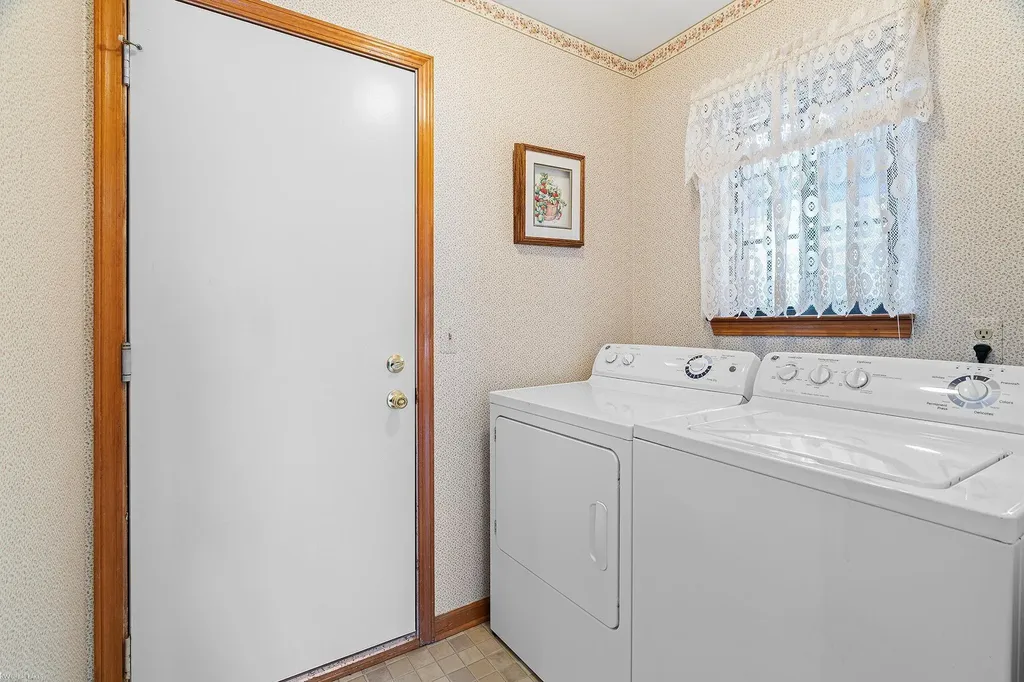 5441 Stanford Court Warren City MI 48091