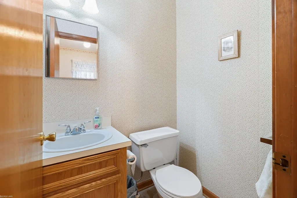5441 Stanford Court Warren City MI 48091