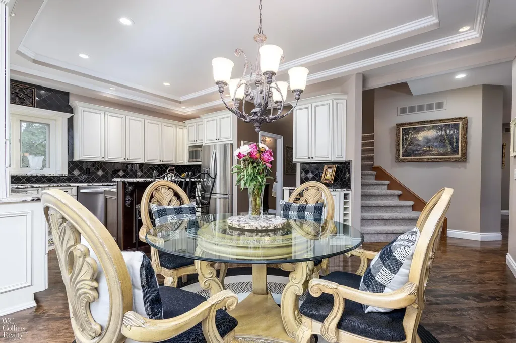 22297 Hazelton Ct Court Novi City MI 48374