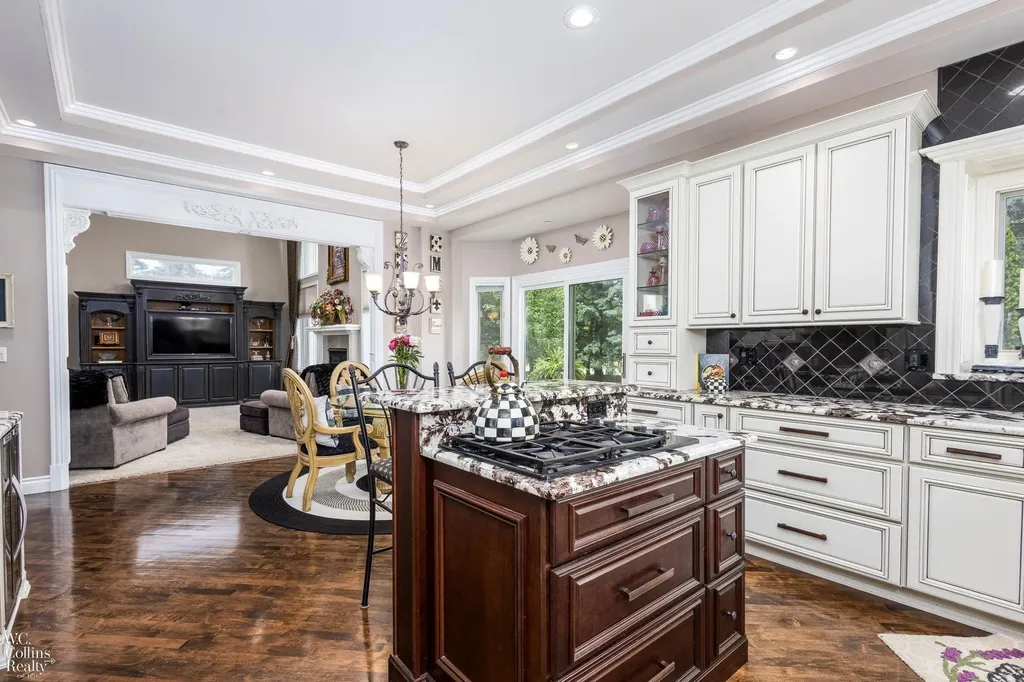 22297 Hazelton Ct Court Novi City MI 48374