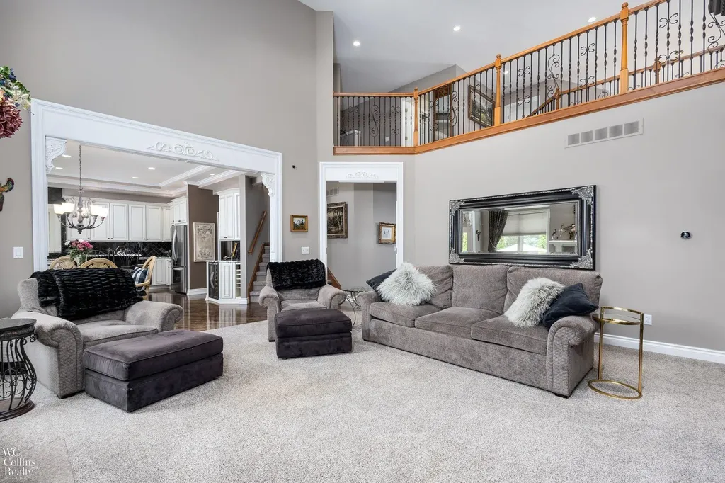 22297 Hazelton Ct Court Novi City MI 48374