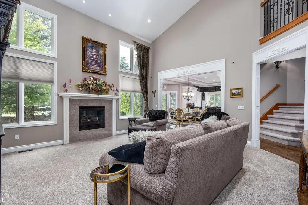 22297 Hazelton Ct Court Novi City MI 48374