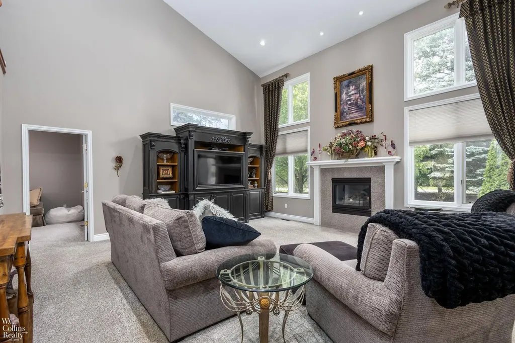 22297 Hazelton Ct Court Novi City MI 48374