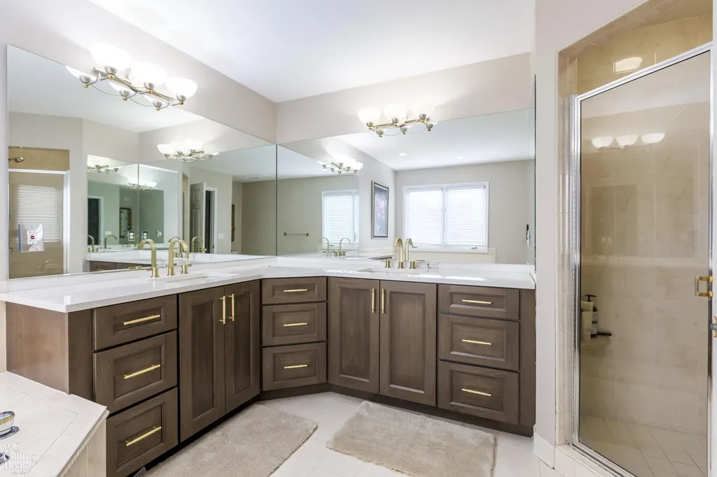 22297 Hazelton Ct Court Novi City MI 48374