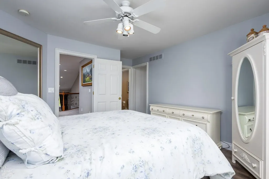 22297 Hazelton Ct Court Novi City MI 48374