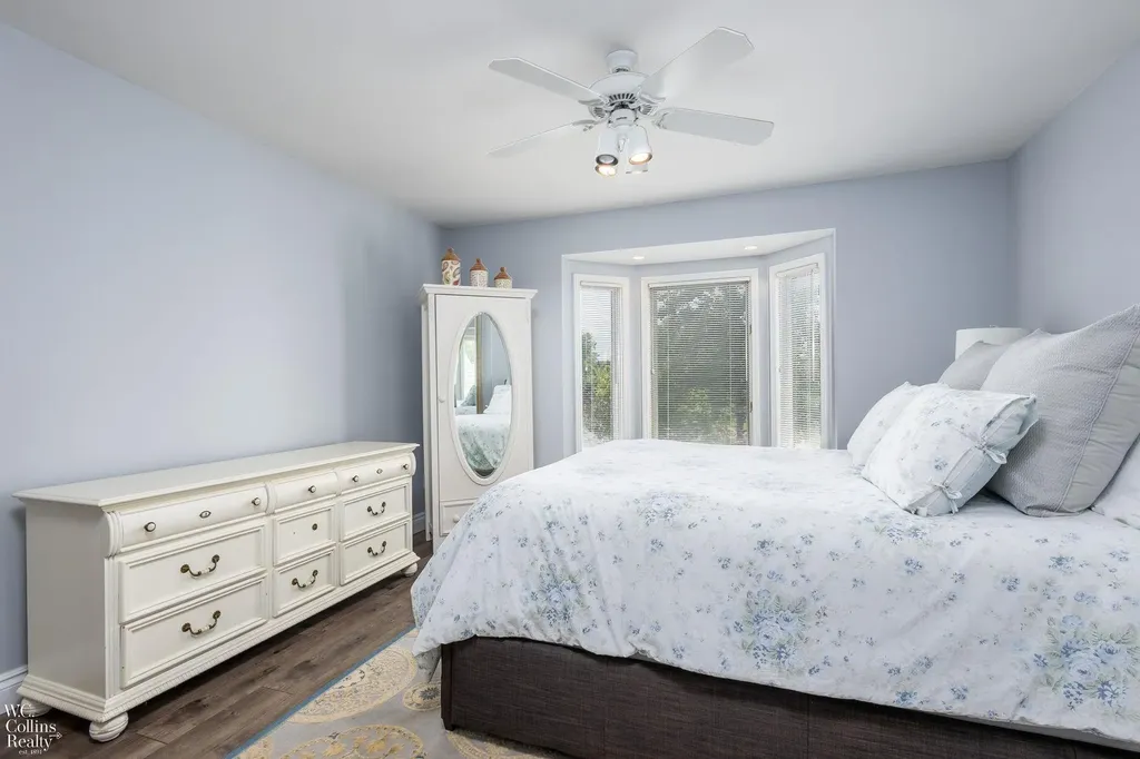 22297 Hazelton Ct Court Novi City MI 48374