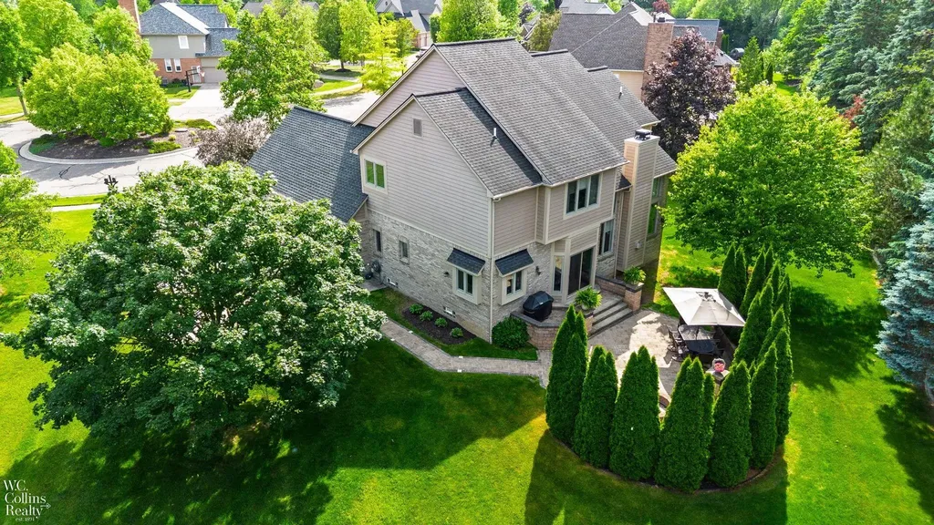 22297 Hazelton Ct Court Novi City MI 48374