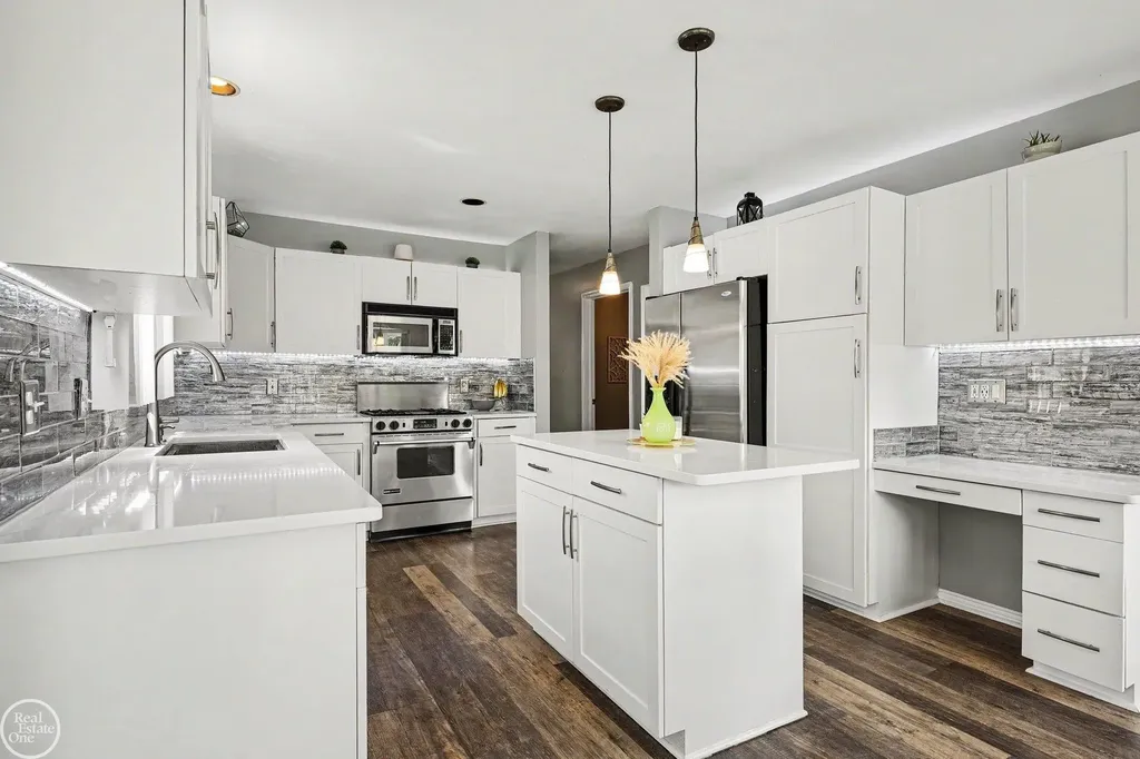 48710 Lafayette Drive Macomb Township MI 48044