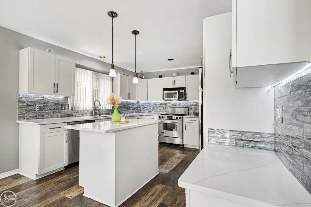48710 Lafayette Drive Macomb Township MI 48044