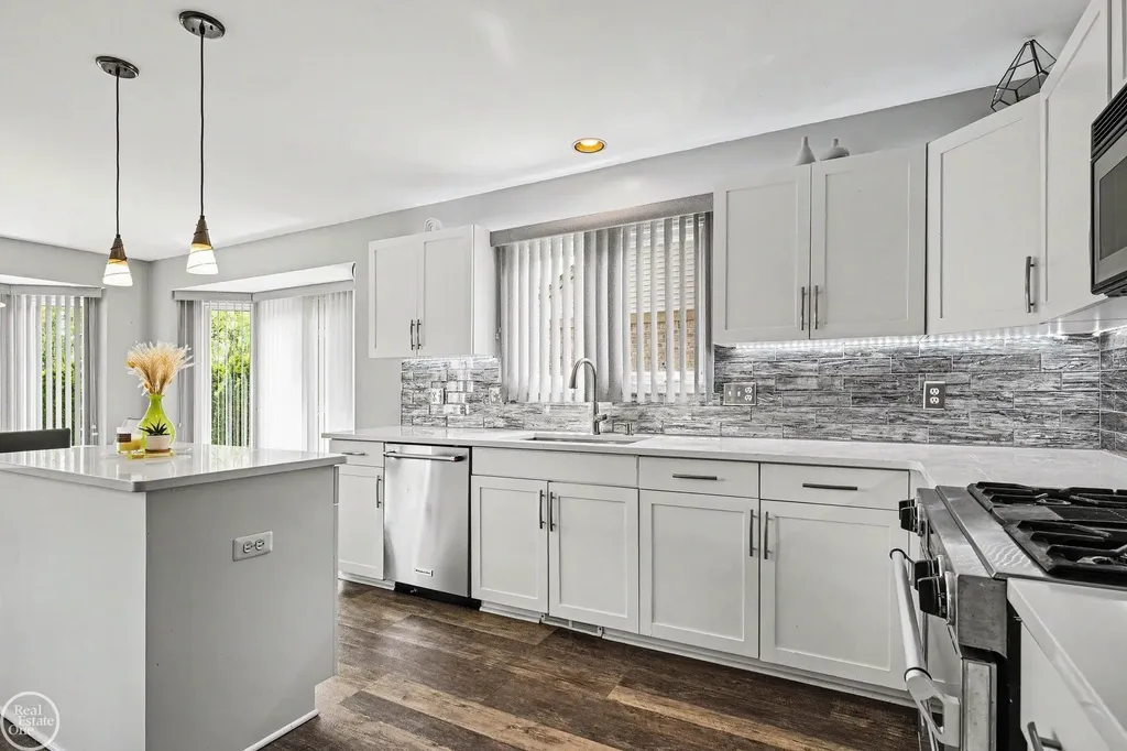 48710 Lafayette Drive Macomb Township MI 48044