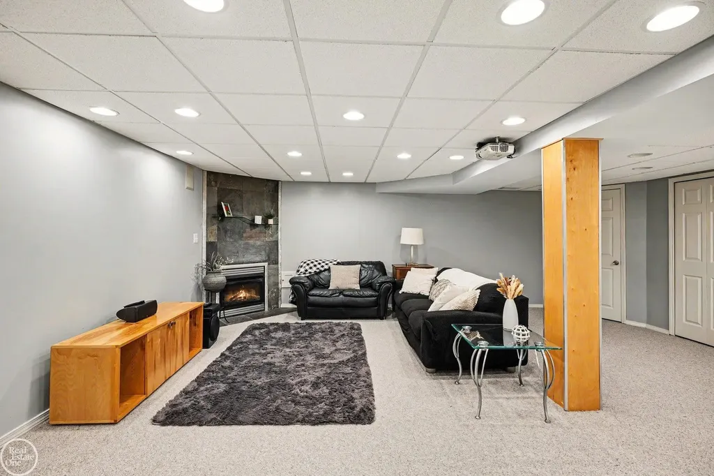 48710 Lafayette Drive Macomb Township MI 48044