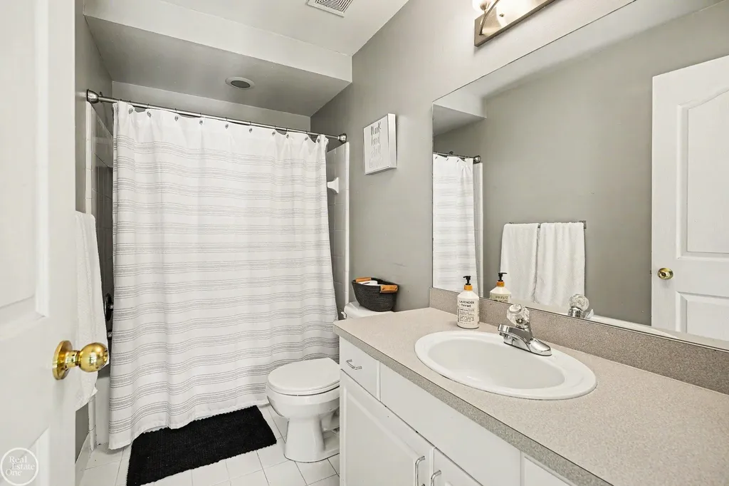 48710 Lafayette Drive Macomb Township MI 48044