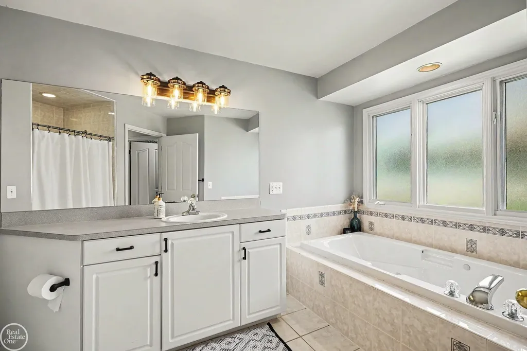 48710 Lafayette Drive Macomb Township MI 48044
