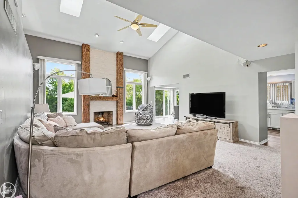 48710 Lafayette Drive Macomb Township MI 48044