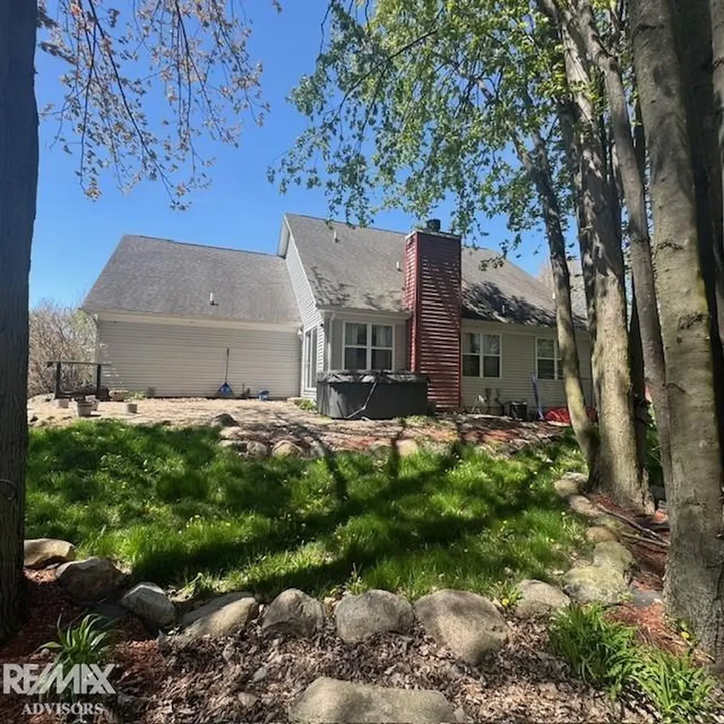 54690 Beacon Cove Circle New Baltimore City MI 48047