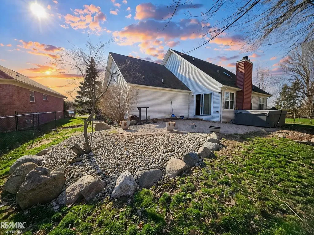 54690 Beacon Cove Circle New Baltimore City MI 48047