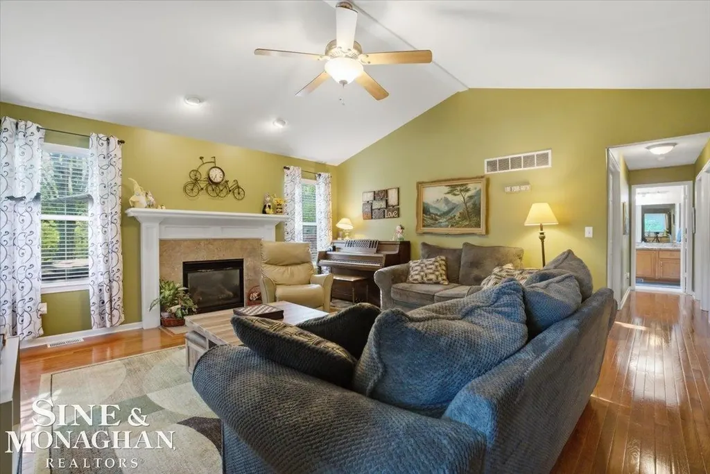 1098 Broad Ax Lane Kimball Township MI 48074