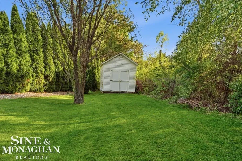 1098 Broad Ax Lane Kimball Township MI 48074
