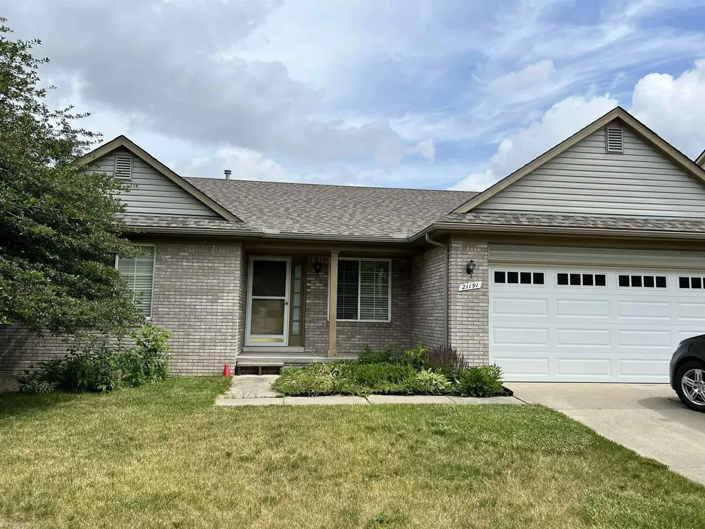 21191 Clear Creek Boulevard Clinton Charter Township MI 48036