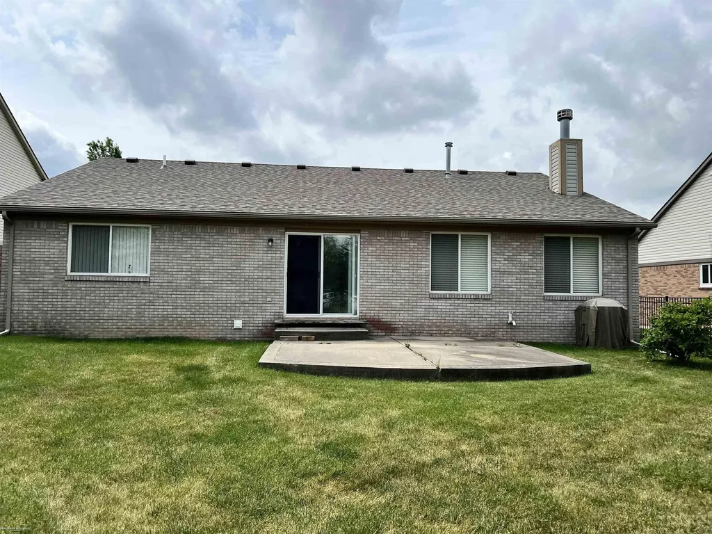 21191 Clear Creek Boulevard Clinton Charter Township MI 48036