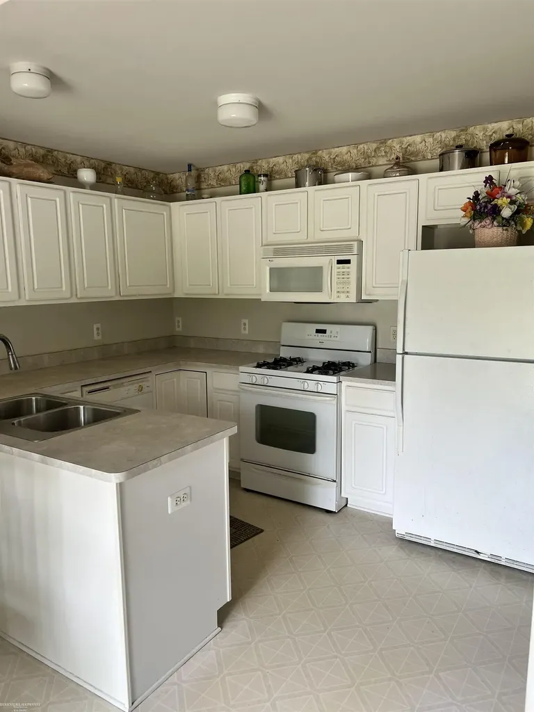 21191 Clear Creek Boulevard Clinton Charter Township MI 48036