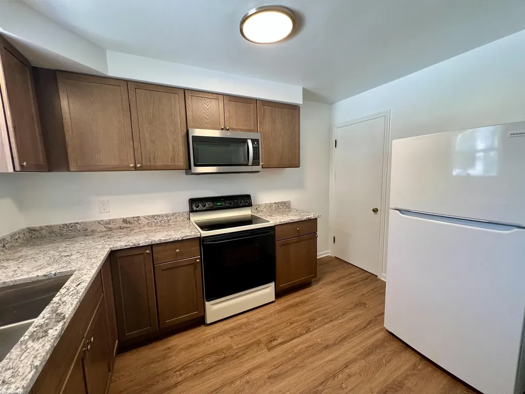 20351 8 Mile Road St. Clair Shores City MI 48080