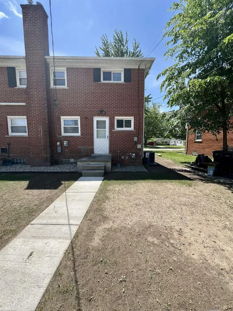20351 8 Mile Road St. Clair Shores City MI 48080