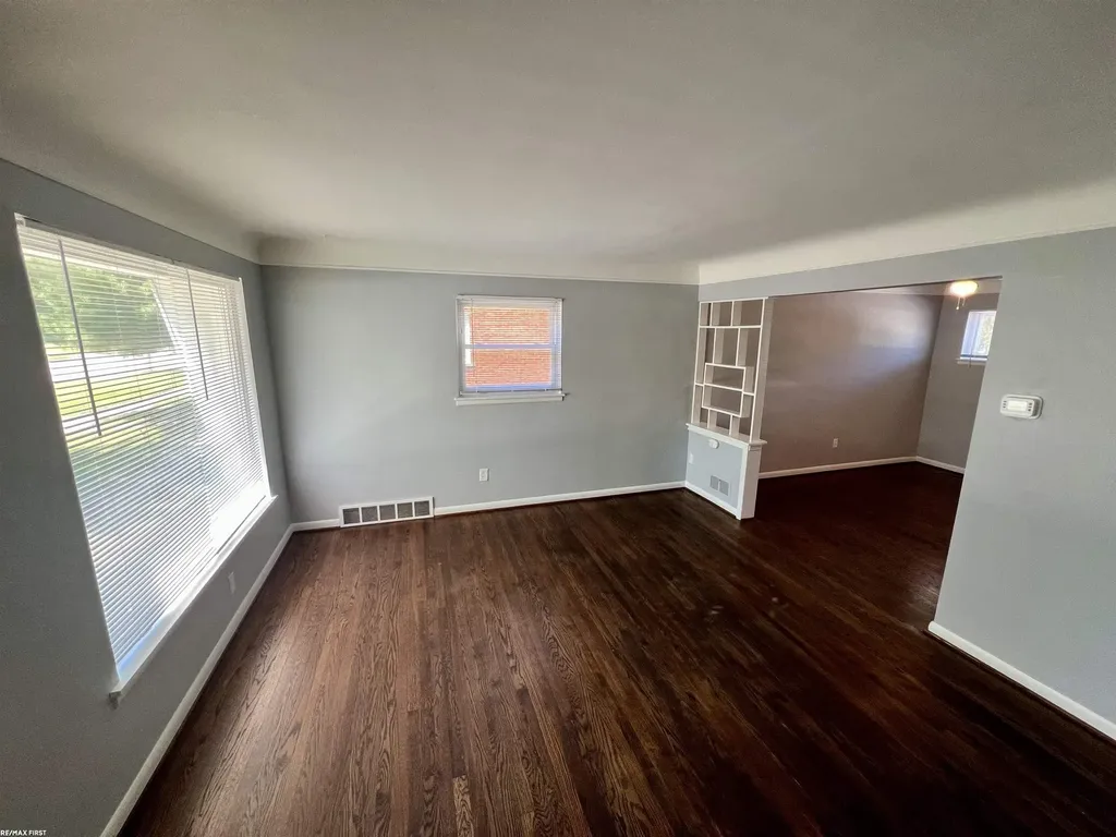 20351 8 Mile Road St. Clair Shores City MI 48080