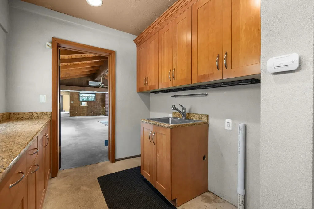 1427 Sunningdale Drive Grosse Pointe Woods City MI 48236