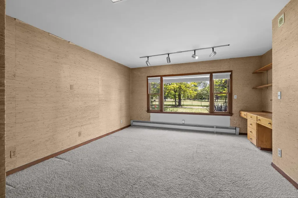 1427 Sunningdale Drive Grosse Pointe Woods City MI 48236
